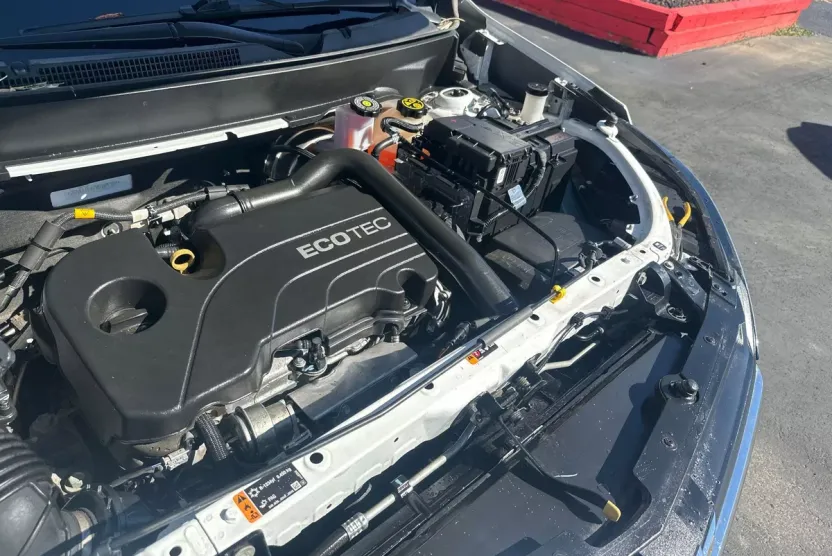 2021 Chevrolet Equinox LT photo 1
