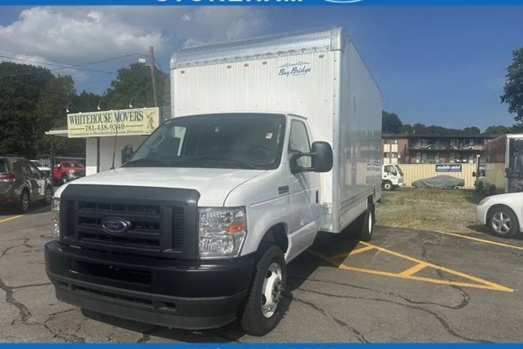 2025 Ford E-450 photo 1