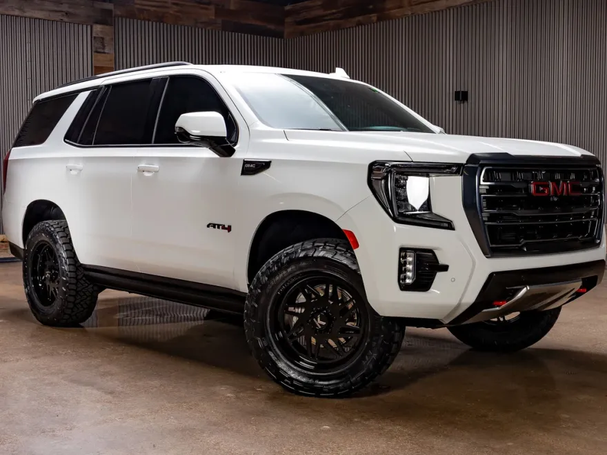 2023 Gmc Yukon AT4 photo 1