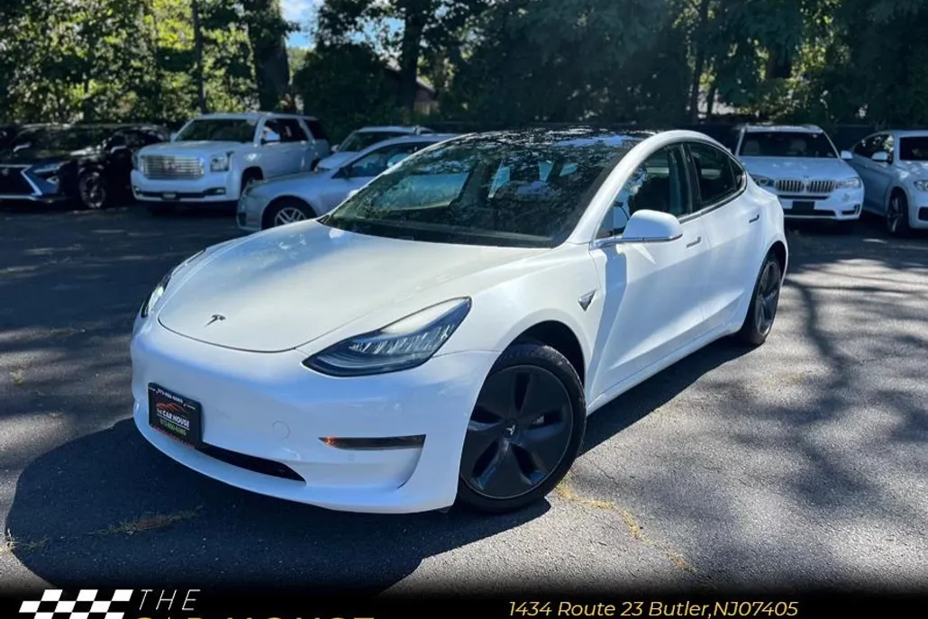 2019 Tesla Model 3 Standard Range Plus photo 1