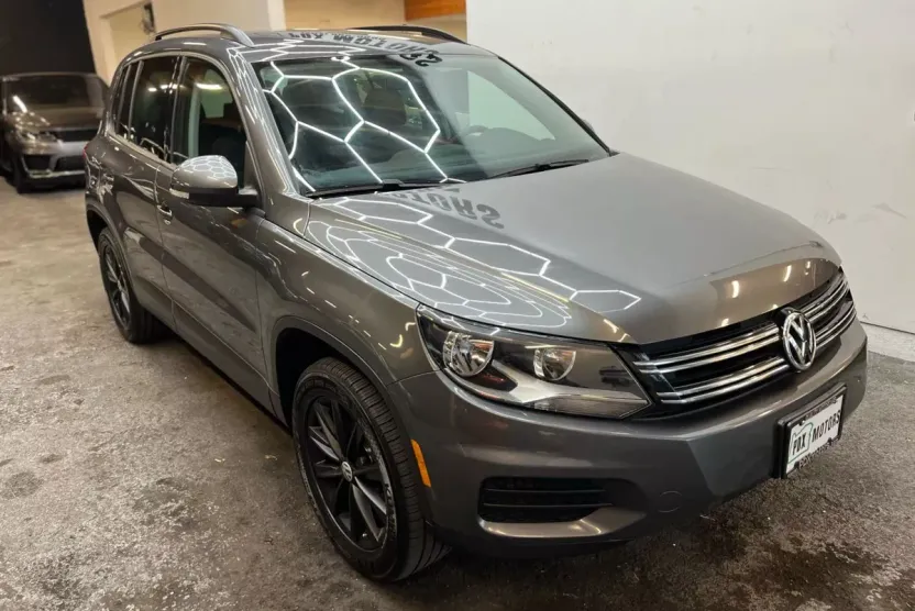 2015 Volkswagen Tiguan SE Sport photo 1