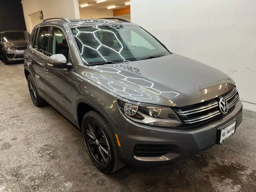 2015 Volkswagen Tiguan SE Sport photo 1