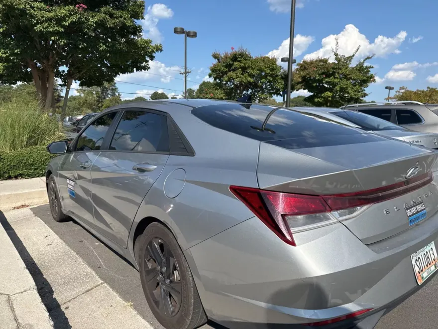 2021 Hyundai Elantra SEL photo 1