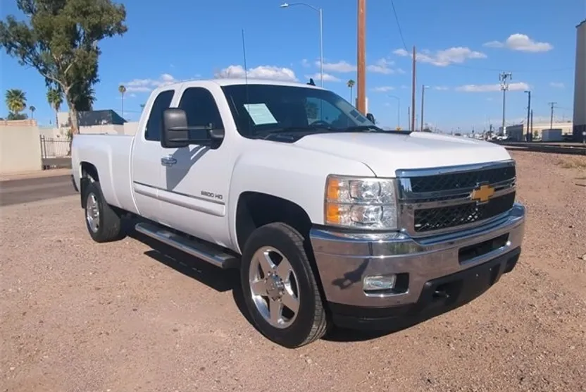 2013 Chevrolet Silverado 2500HD LT photo 1