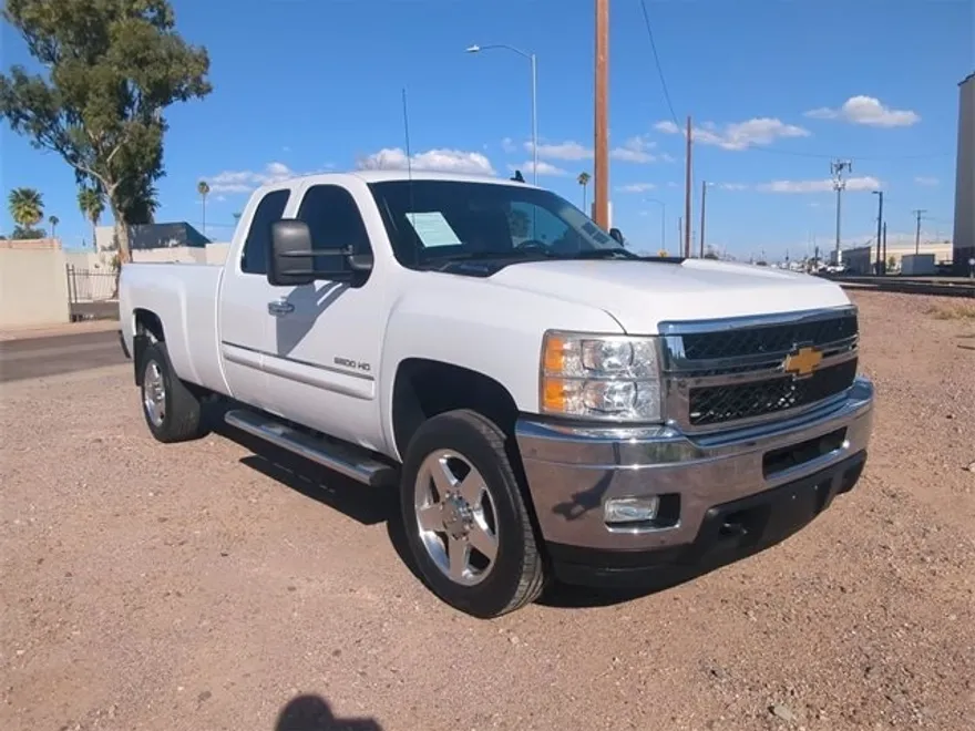 2013 Chevrolet Silverado 2500HD LT photo 1
