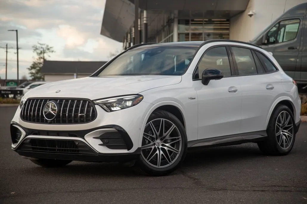 2025 Mercedes Benz GLC AMG 63 4MATIC photo 1