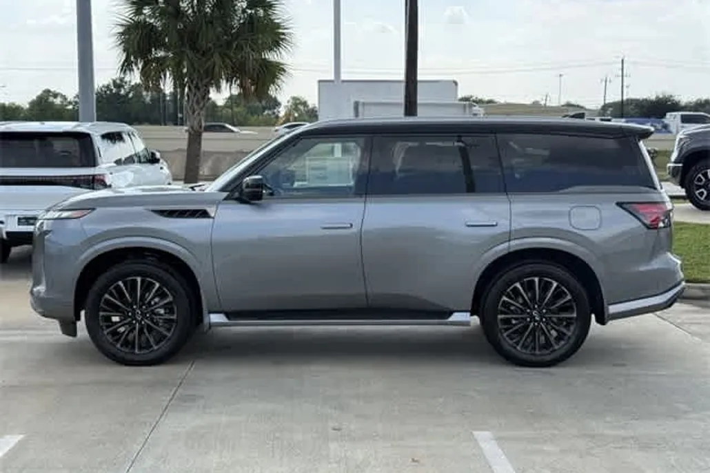 2026 Infiniti QX80 photo 1