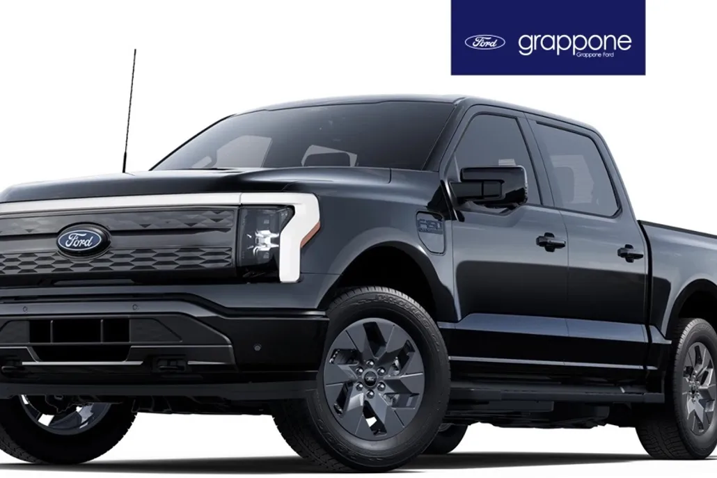2025 Ford F-150 Lightning Lariat photo 1