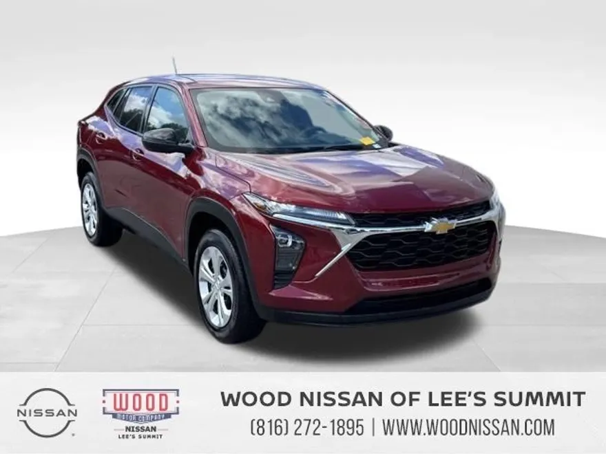 2025 Chevrolet Trax LS photo 1