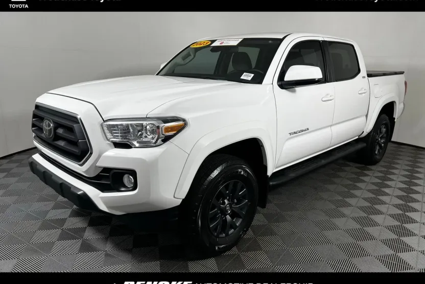 2023 Toyota Tacoma SR5 photo 1