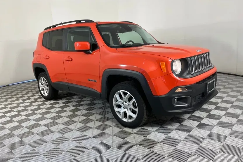 2017 Jeep Renegade Latitude North Edition photo 1