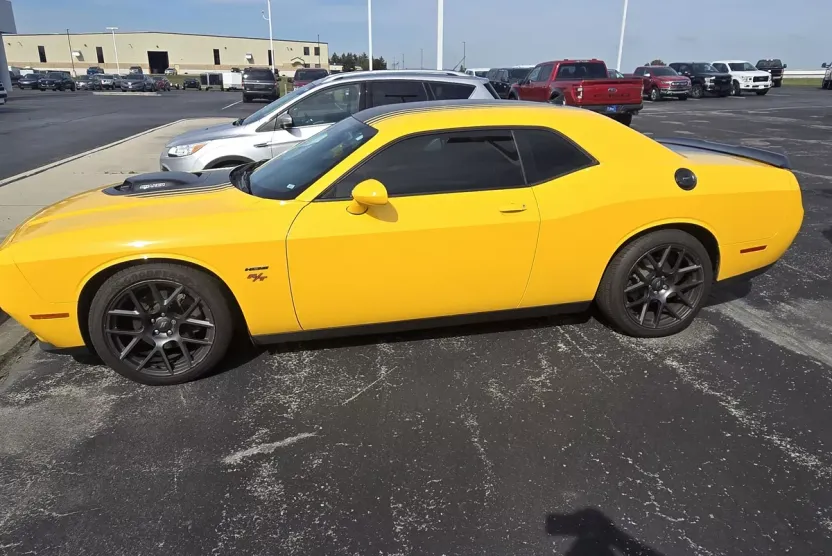 2017 Dodge Challenger R/T Shaker photo 1