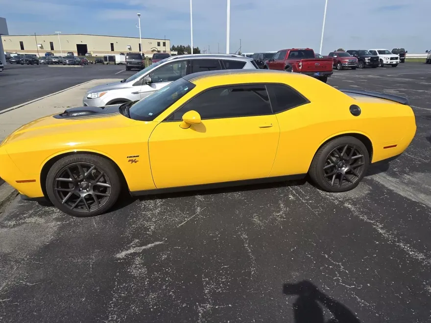 2017 Dodge Challenger R/T Shaker photo 1