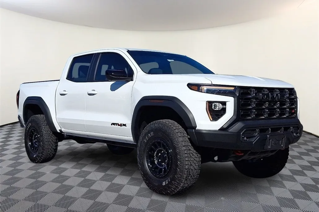 2024 Gmc Canyon AT4X photo 1