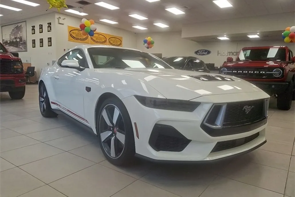 2025 Ford Mustang GT Premium photo 1