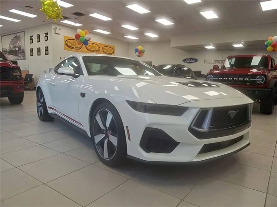 2025 Ford Mustang GT Premium photo 1