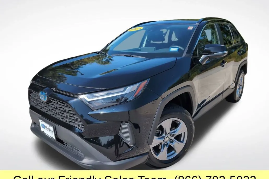 2024 Toyota RAV4 Hybrid XLE photo 1