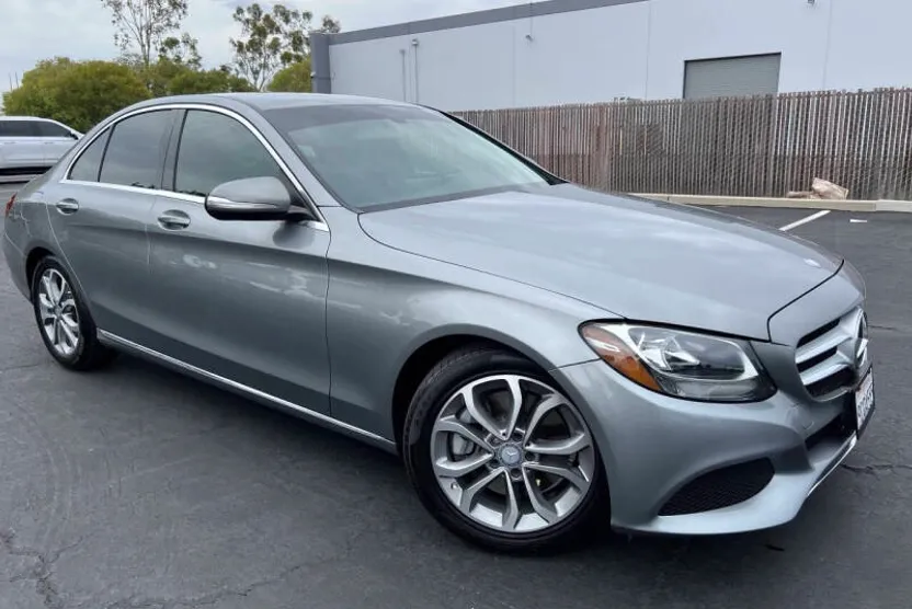 2015 Mercedes Benz C 300 photo 1