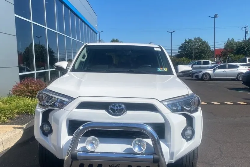2014 Toyota 4Runner SR5 Premium photo 1