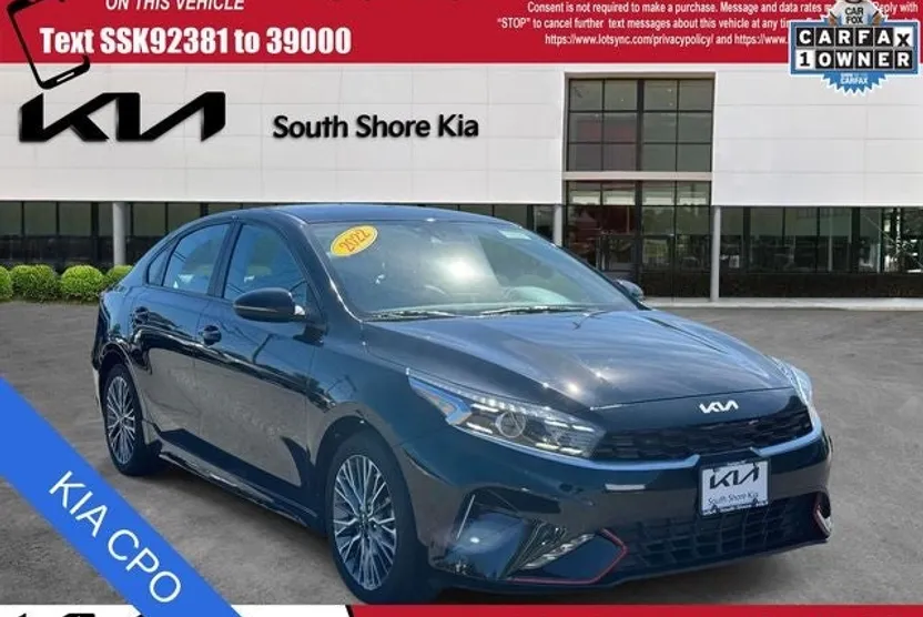 2023 Kia Forte GT-Line photo 1