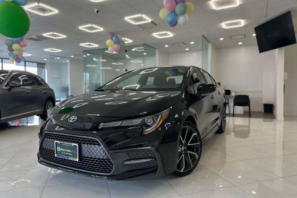 2022 Toyota Corolla SE photo 1