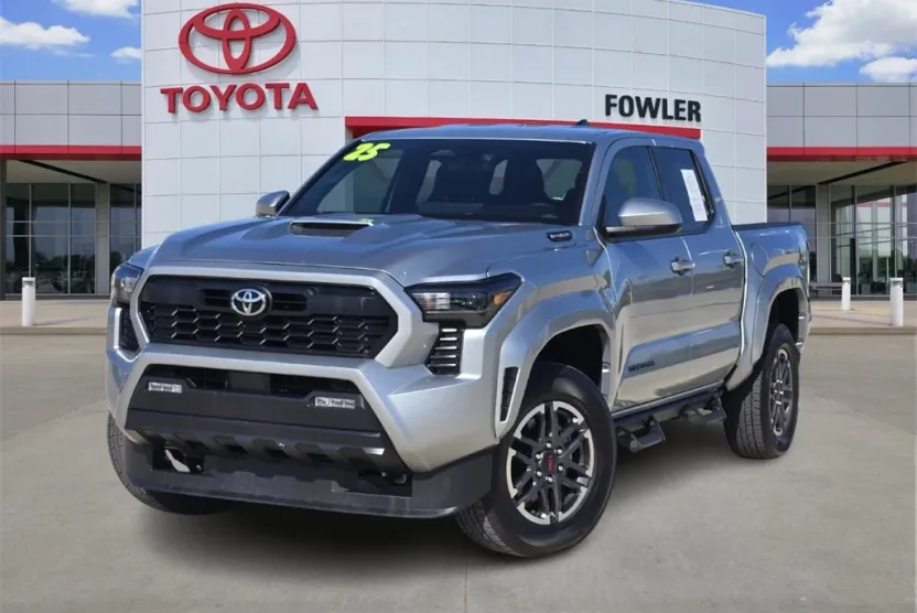2024 Toyota Tacoma TRD Sport photo 1