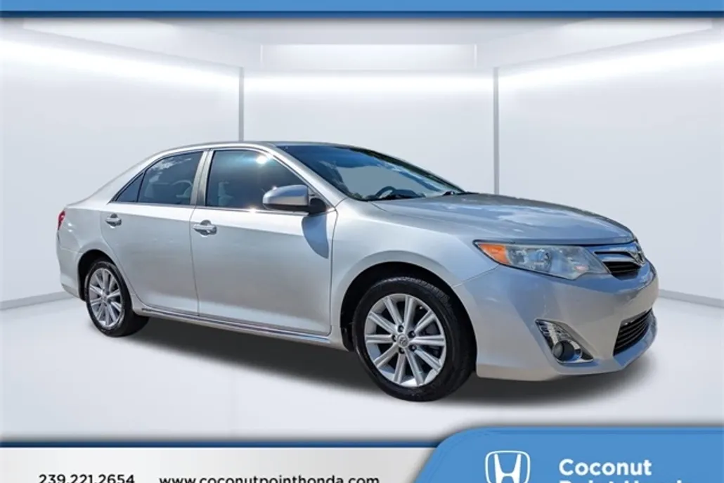 2012 Toyota Camry XLE photo 1