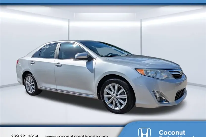 2012 Toyota Camry XLE photo 1