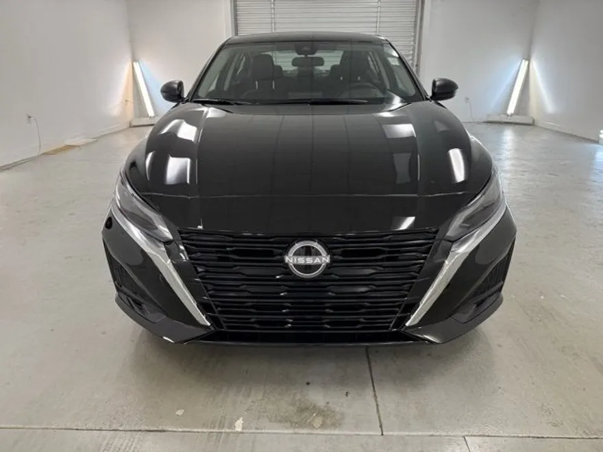2025 Nissan Altima SV photo 1