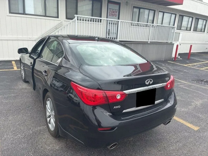 2015 Infiniti Q50 3.7 photo 1