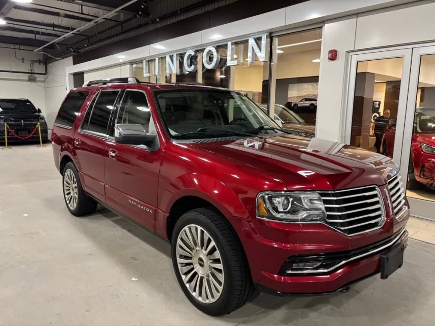 2015 Lincoln Navigator Base photo 1