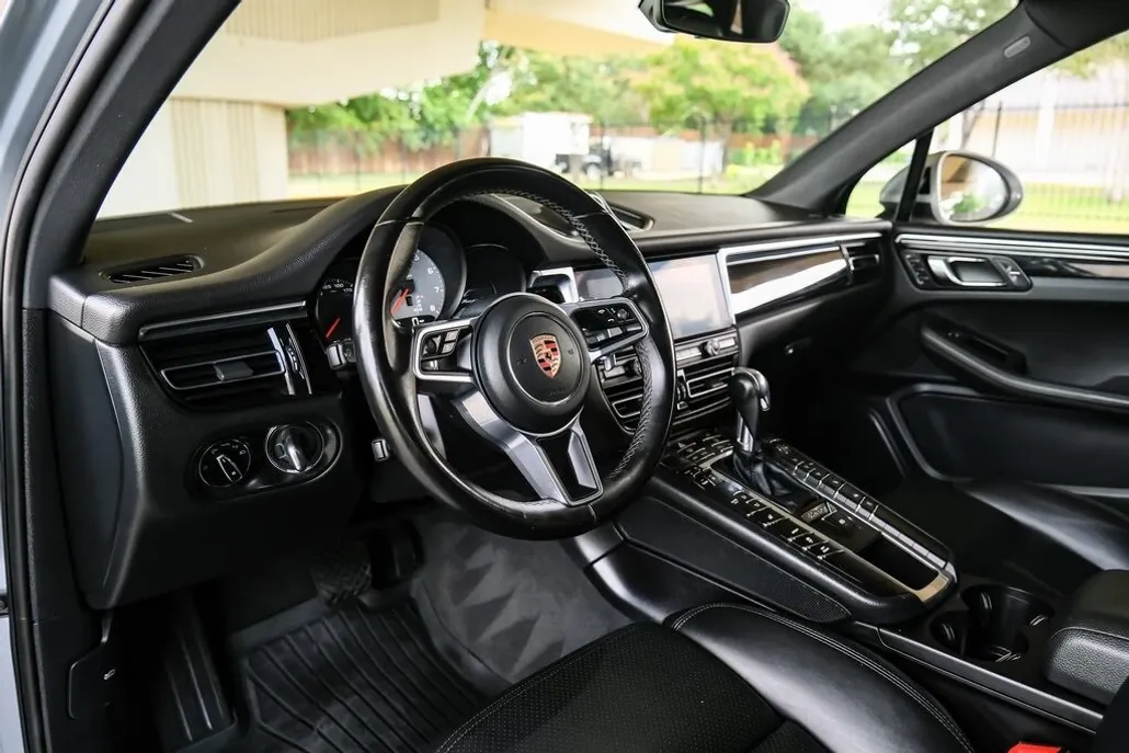 2020 Porsche Macan S photo 1