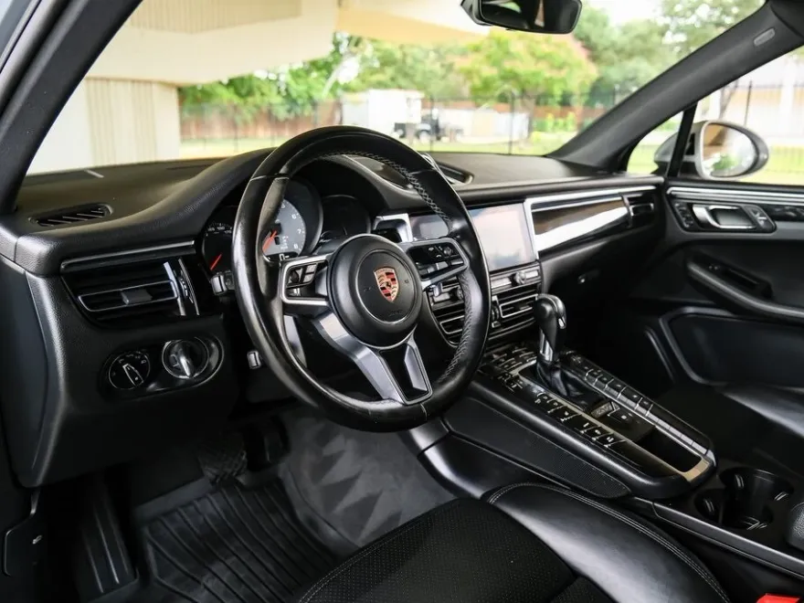 2020 Porsche Macan S photo 1