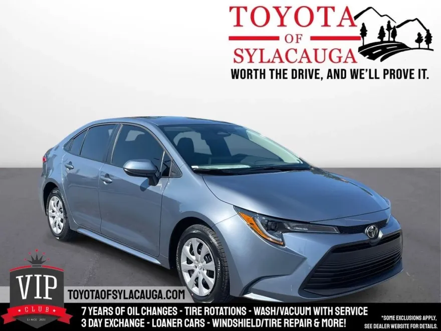 2025 Toyota Corolla LE photo 1