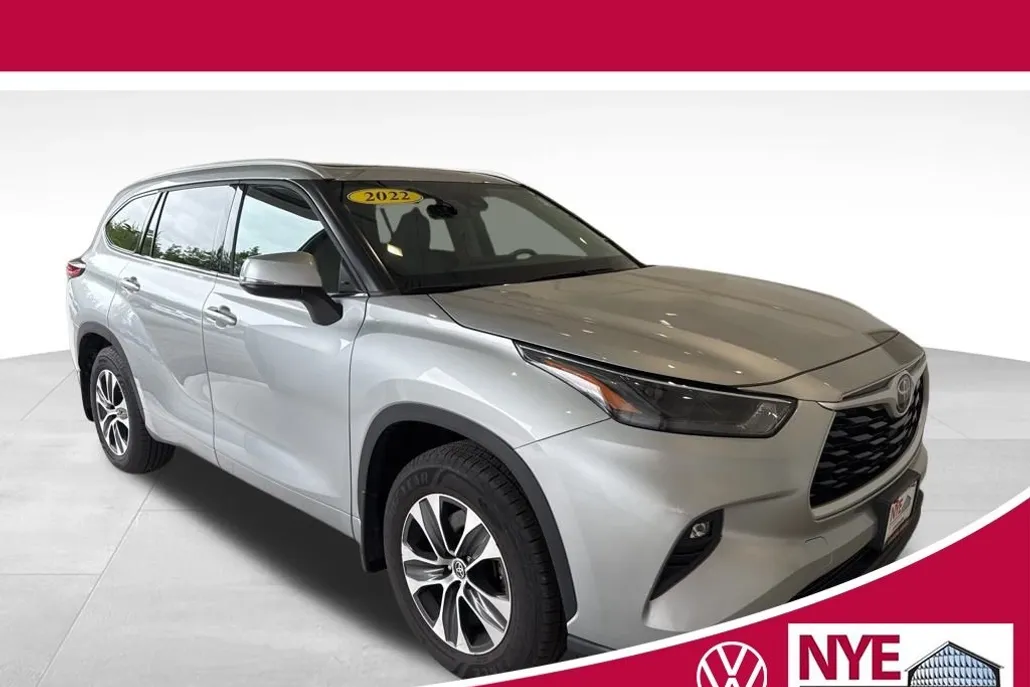 2022 Toyota Highlander XLE photo 1