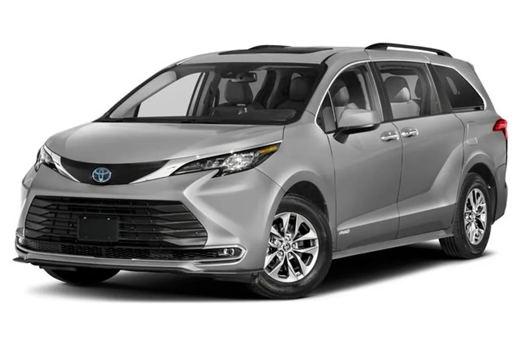 2022 Toyota Sienna XLE photo 1
