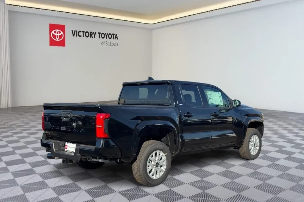 2025 Toyota Tacoma SR5 4x4 Double Cab photo 1