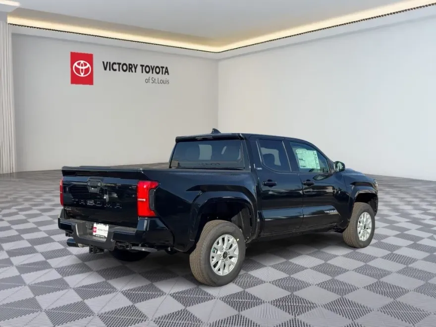 2025 Toyota Tacoma SR5 4x4 Double Cab photo 1