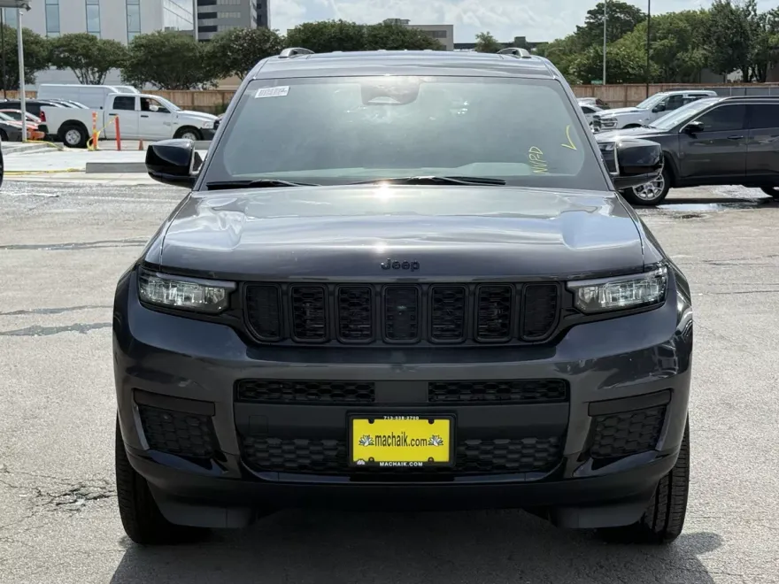 2025 Jeep Grand Cherokee Altitude photo 1