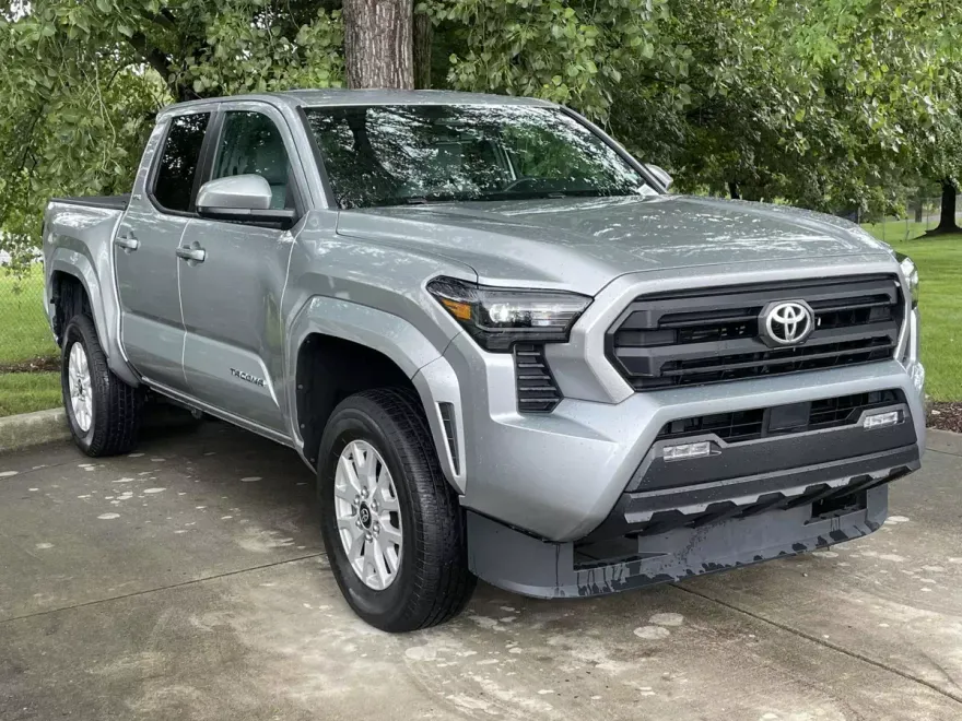 2024 Toyota Tacoma SR5 photo 1