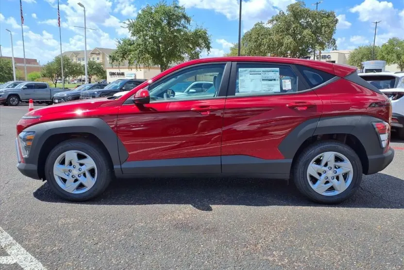 2026 Hyundai Kona SE photo 1