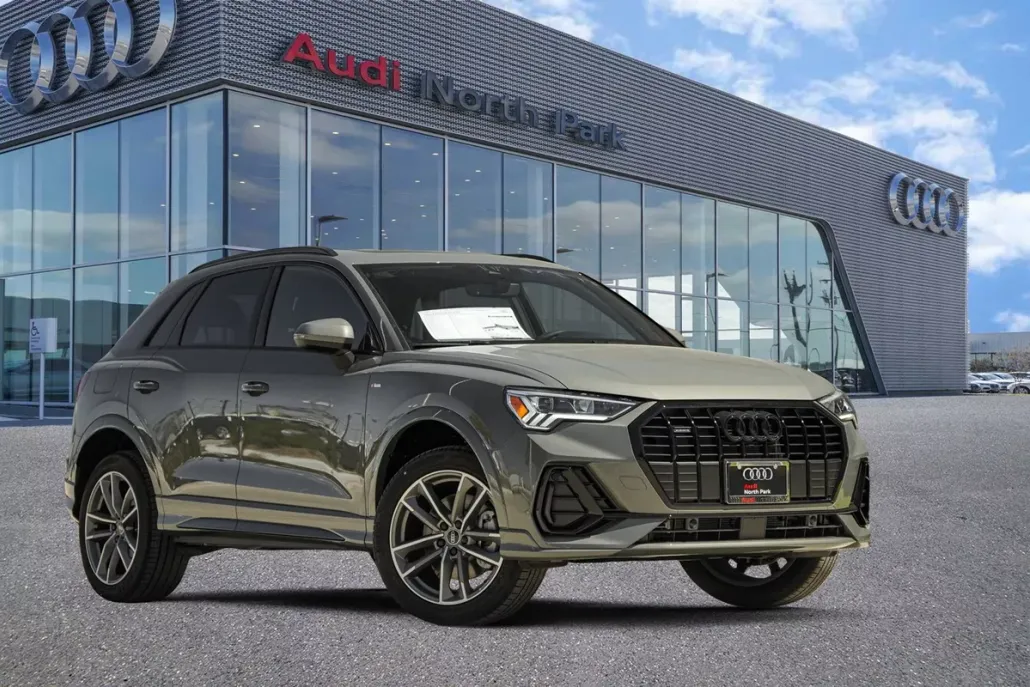 2025 Audi Q3 S line Premium photo 1