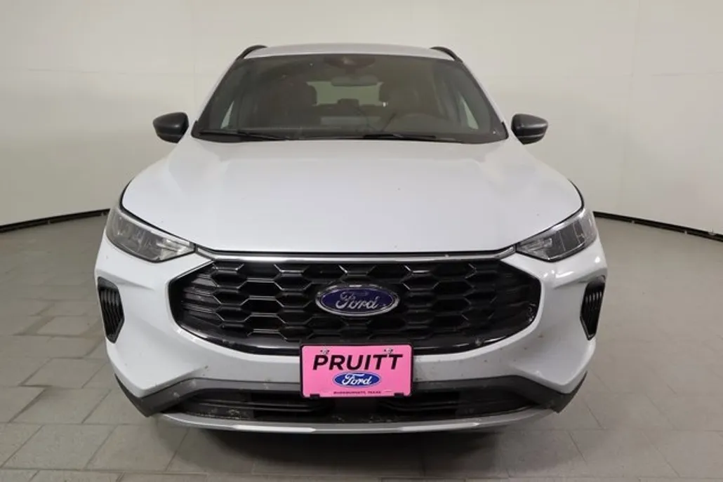 2025 Ford Escape ST-Line photo 1