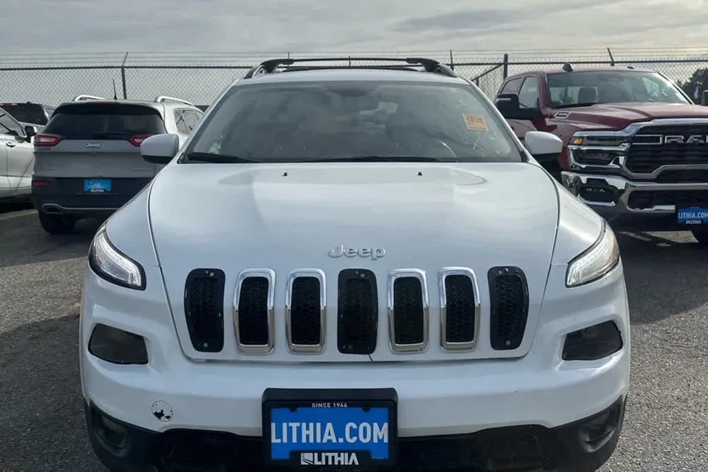 2016 Jeep Cherokee Latitude photo 1