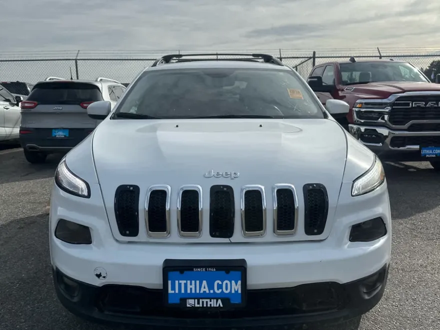 2016 Jeep Cherokee Latitude photo 1
