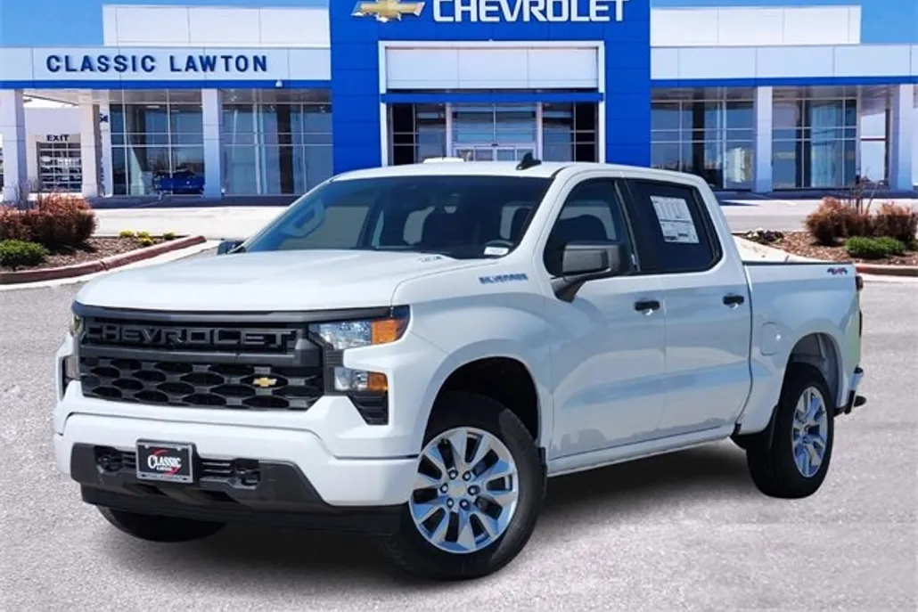2025 Chevrolet Silverado 1500 Custom photo 1