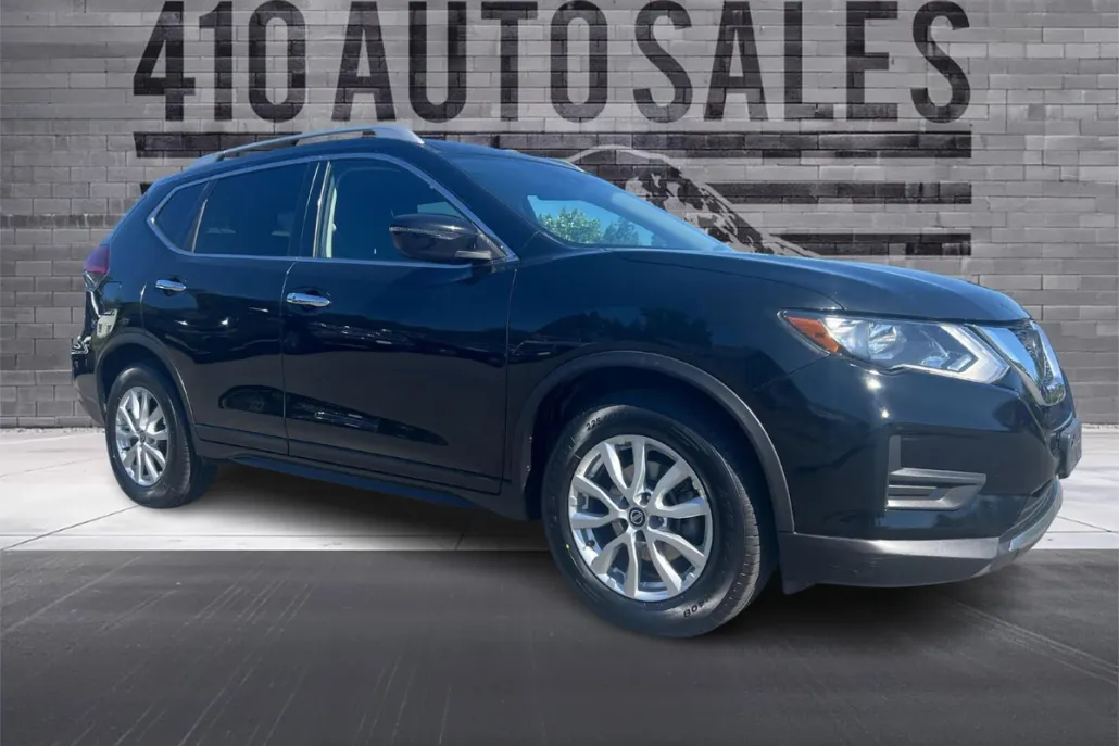 2019 Nissan Rogue SV photo 1