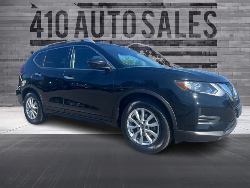 2019 Nissan Rogue SV photo 1