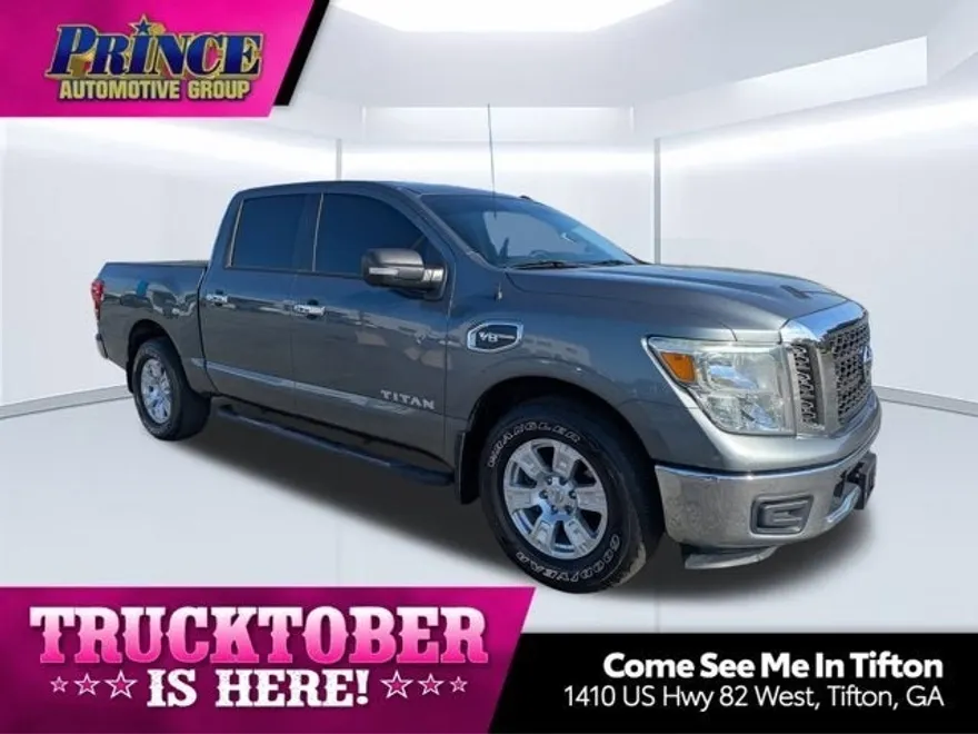 2017 Nissan Titan SV photo 1