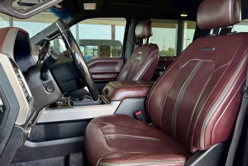 2017 Ford F-350 Platinum photo 1